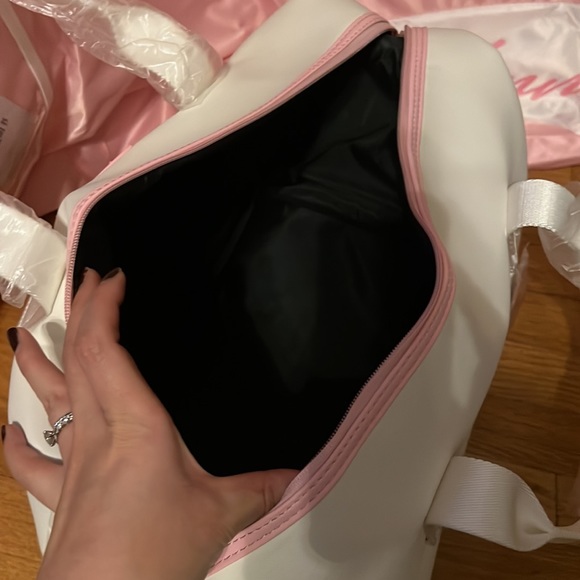 New Honma LTD Edition 65th Anniversary Sakura Blossom Duffel & Golf Cover Set - Picture 8 of 17